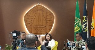 Rektor Universitas Jakarta (UNIJA), Ibu Shafiria Sada Manaf, S.H., M.M., tampil sebagai Keynote Speaker dalam Dialog Publik Universitas Jakarta, Konflik Iran-Israel: Perspektif Global dan Implikasinya Bagi Indonesia, di Aula Lantai 1 Universitas Jakarta, pada Senin sore (30/6/2025) dan disiarkan interaktif secara live.