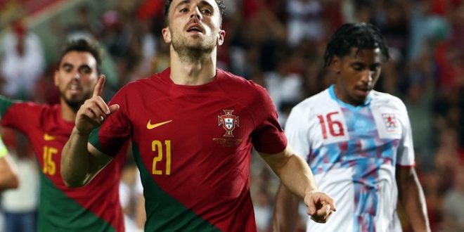 Bintang muda Liverpool asal Portugal, Diogo Jota, meninggal dunia dalam kecelakaan mobil di dekat wilayah Zamora, Sanabria, Spanyol, Kamis (3/7/2025).
