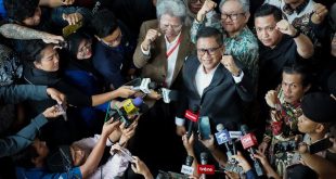 Sekretaris Jenderal Partai Demokrasi Indonesia Perjuangan (PDIP), Hasto Kristiyanto dan Tim Hukumnya.