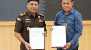 Kepala Kejaksaan Negeri Badung Sutrisno Margi Utomo, S.H., M.H., melakukan penandatanganan MoU itu dengan Prof. Dr. Putu Gede Arya Sumertayasa, S.H., M.Hum., Dekan Fakultas Hukum Universitas Udayana Bali.