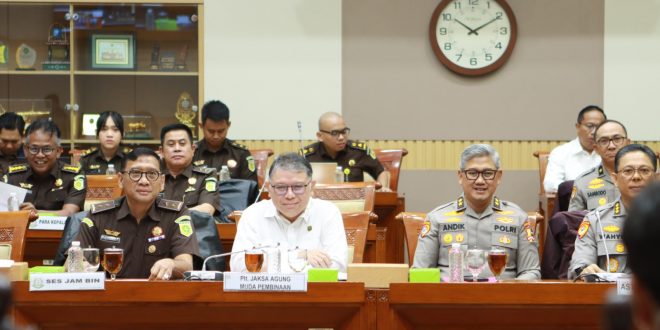 Kejaksaan Agung Republik Indonesia, diwakili Plt Jaksa Agung Muda Bidang Pembinaan (Jambin) R Narendra Jatna, mengikuti rapat pembahasan Rencana Kerja dan Anggaran Kementerian/Lembaga (RKA-K/L) serta Rencana Kerja Pemerintah (RKP) Tahun 2026, dan Laporan Keuangan Pemerintah Pusat Tahun Anggaran 2024 dengan Komisi III DPR, di Gedung Nusantara II, Komplek Gedung DPR/MPR/DPD RI, Senin, 7 Juli 2025.