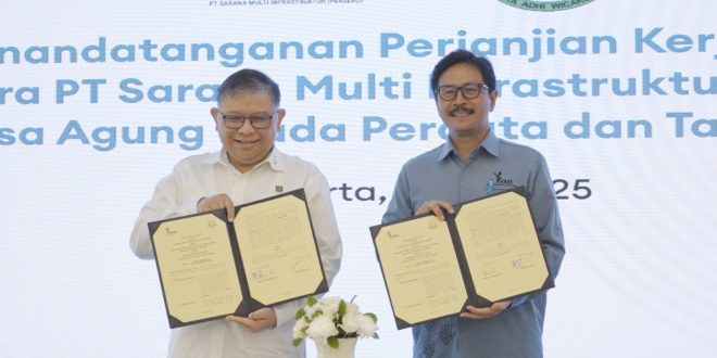 Jaksa Agung Muda Perdata dan Tata Usaha Negara (Jamdatun) R. Narendra Jatna pada acara penandatanganan Perjanjian Kerja Sama antara Kejaksaan Agung dan PT Sarana Multi Infrastruktur (Persero), di Gedung Sahid Sudirman Center, Jakarta Pusat, pada Rabu, 9 Juli 2025.