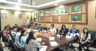 Pertemuan Gerakan Mahasiswa Kristen Indonesia Cabang Jakarta (GMKI Jakarta) dengan pihak Kementerian Agama, di kantor Kementerian Agama, Jakarta, Kamis, 17 Juli 2025.