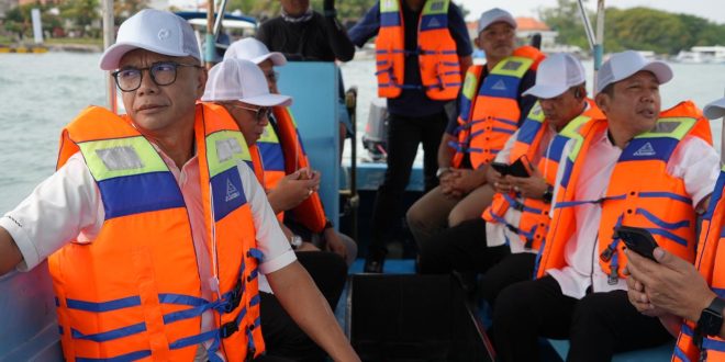 Jaksa Agung Muda Intelijen (Jamintel) Reda Mantovani menyampaikan komitmen kuat Kejaksaan Republik Indonesia melalui Jaksa Agung Muda Bidang Intelijen (Jamintel) dalam mendukung keberlangsungan serta kemajuan Usaha Mikro, Kecil, dan Menengah (UMKM), khususnya sektor pariwisata bahari, dalam pertemuan bersama para pelaku usaha Water Taxi di Tanjung Benoa, Bali, pada Kamis 24 Juli 2025.