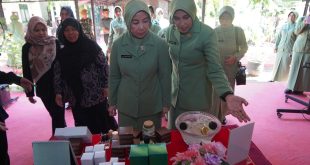 Persit Yon Armed 17/RC Gandeng SMK-PP Saree Luncurkan Produk Inovasi ‘Lemoneva’.