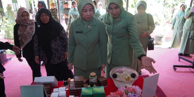 Persit Yon Armed 17/RC Gandeng SMK-PP Saree Luncurkan Produk Inovasi ‘Lemoneva’.