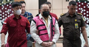 Timbulkan Kerugian Negara Hingga Rp 1,08 Triliun, Presiden Direktur PT Sritex Group Indonesia Iwan Kurniawan Lukminto Dijebloskan ke Sel Tahanan Kejaksaan Agung.